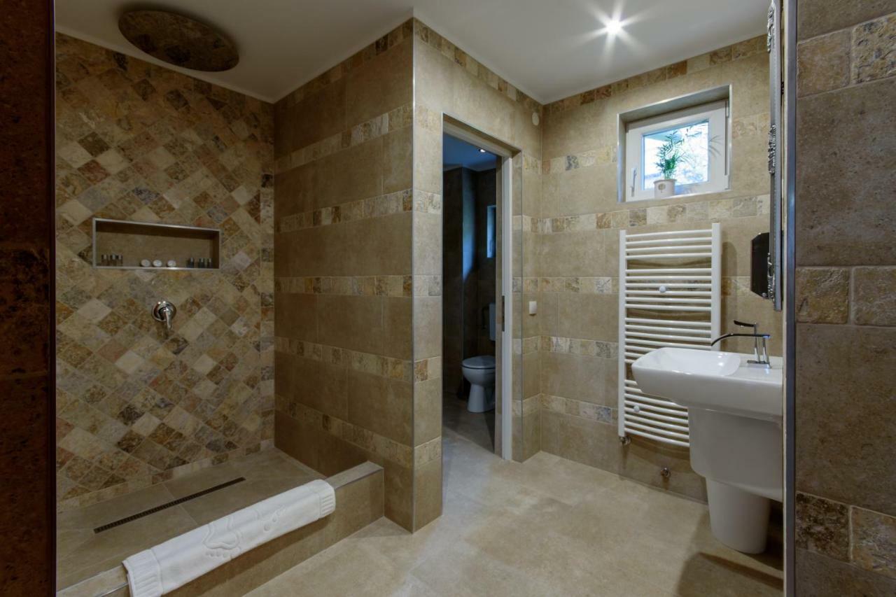 Williams House Hotel Hunedoara Buitenkant foto