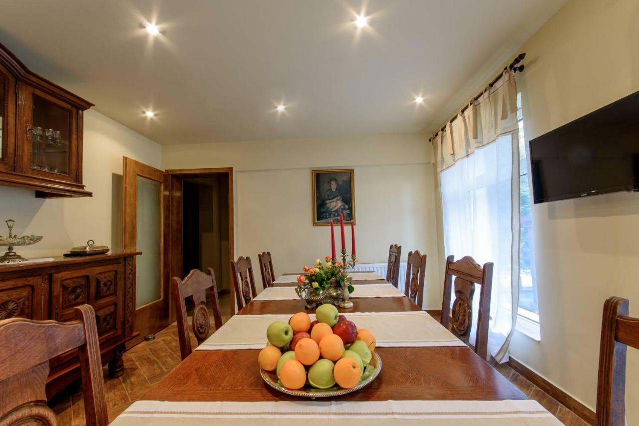 Williams House Hotel Hunedoara Buitenkant foto