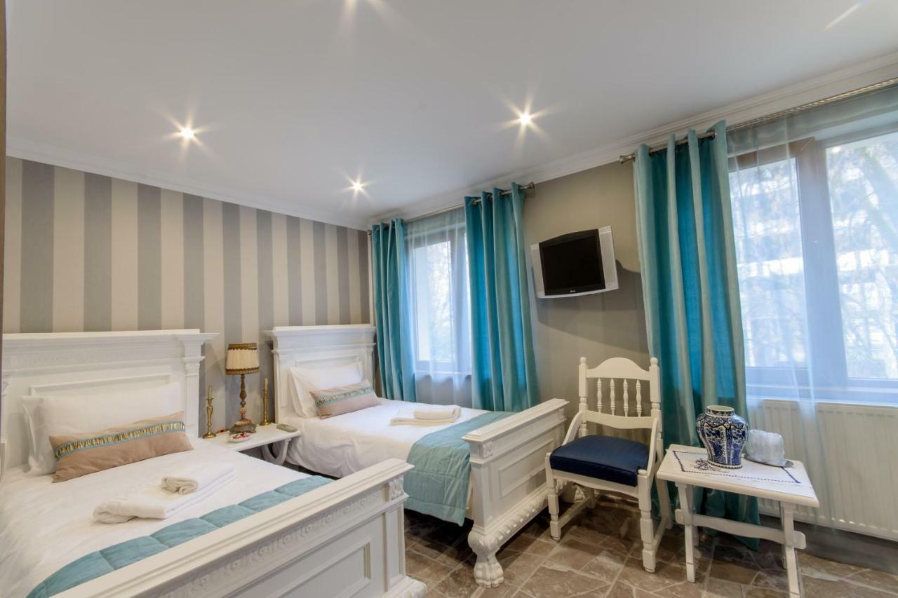 Williams House Hotel Hunedoara Buitenkant foto