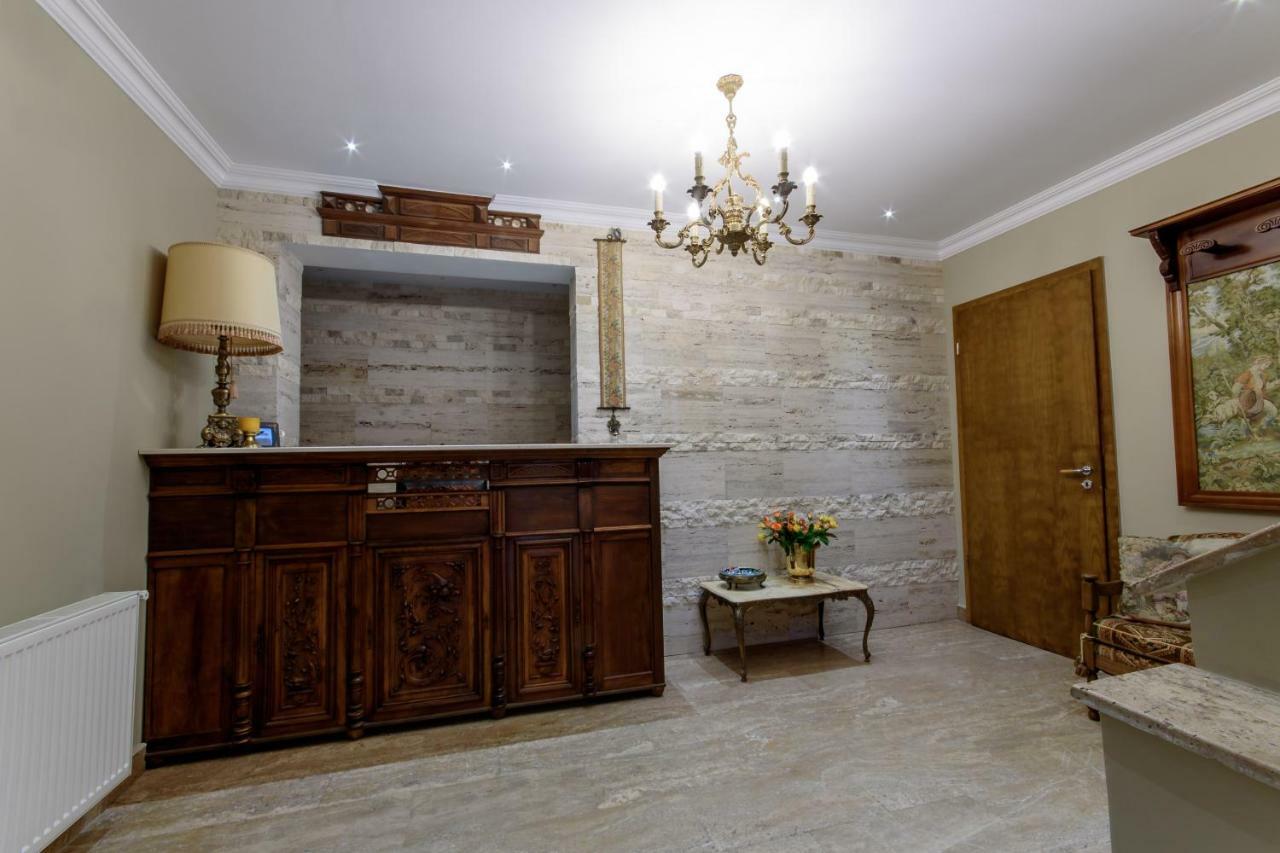 Williams House Hotel Hunedoara Buitenkant foto